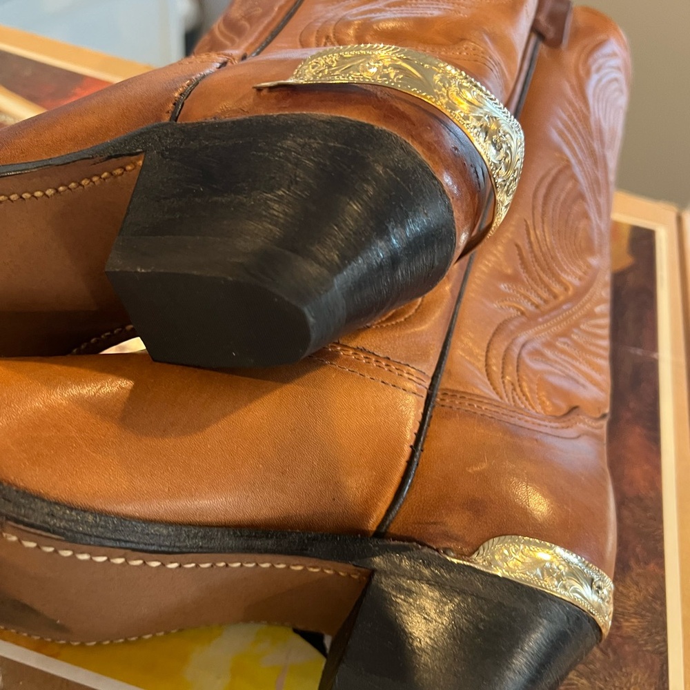 Abilene Boot Co. Brown Heeled Boots with Gold Tips - Picture 11 of 11